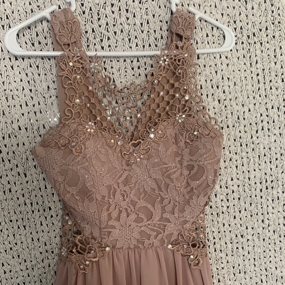 City studio Blush Lace & Chiffon Hi-Low Dress - Picture 2 of 9